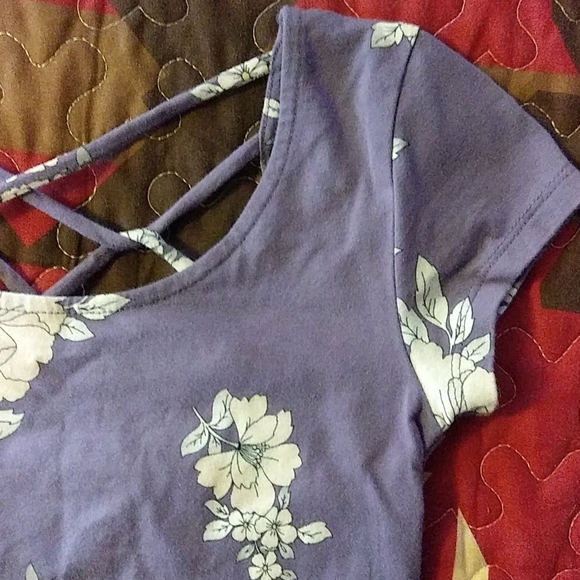 Floral tee - Picture 6 of 7